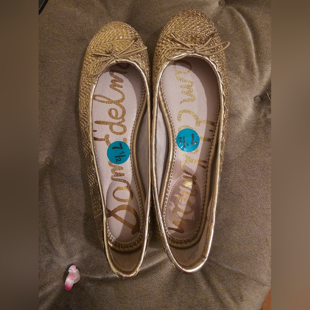 Sam Edelman flats in gold color 7.5